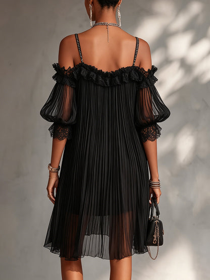 Vittoria | Mini vestido negro con hombros descubiertos y encaje