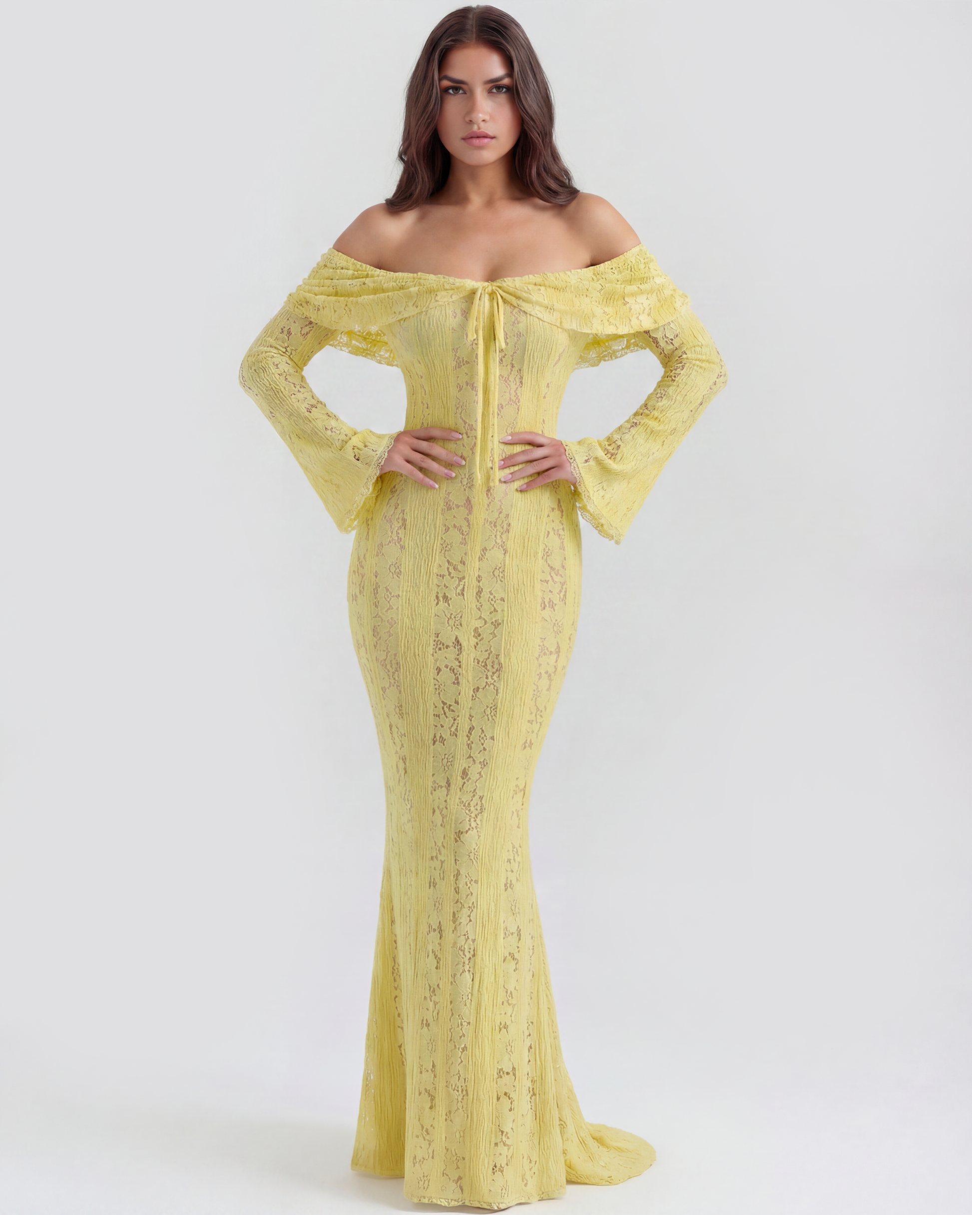 Sorella | Vestido largo de encaje con mangas acampanadas en Amarillo