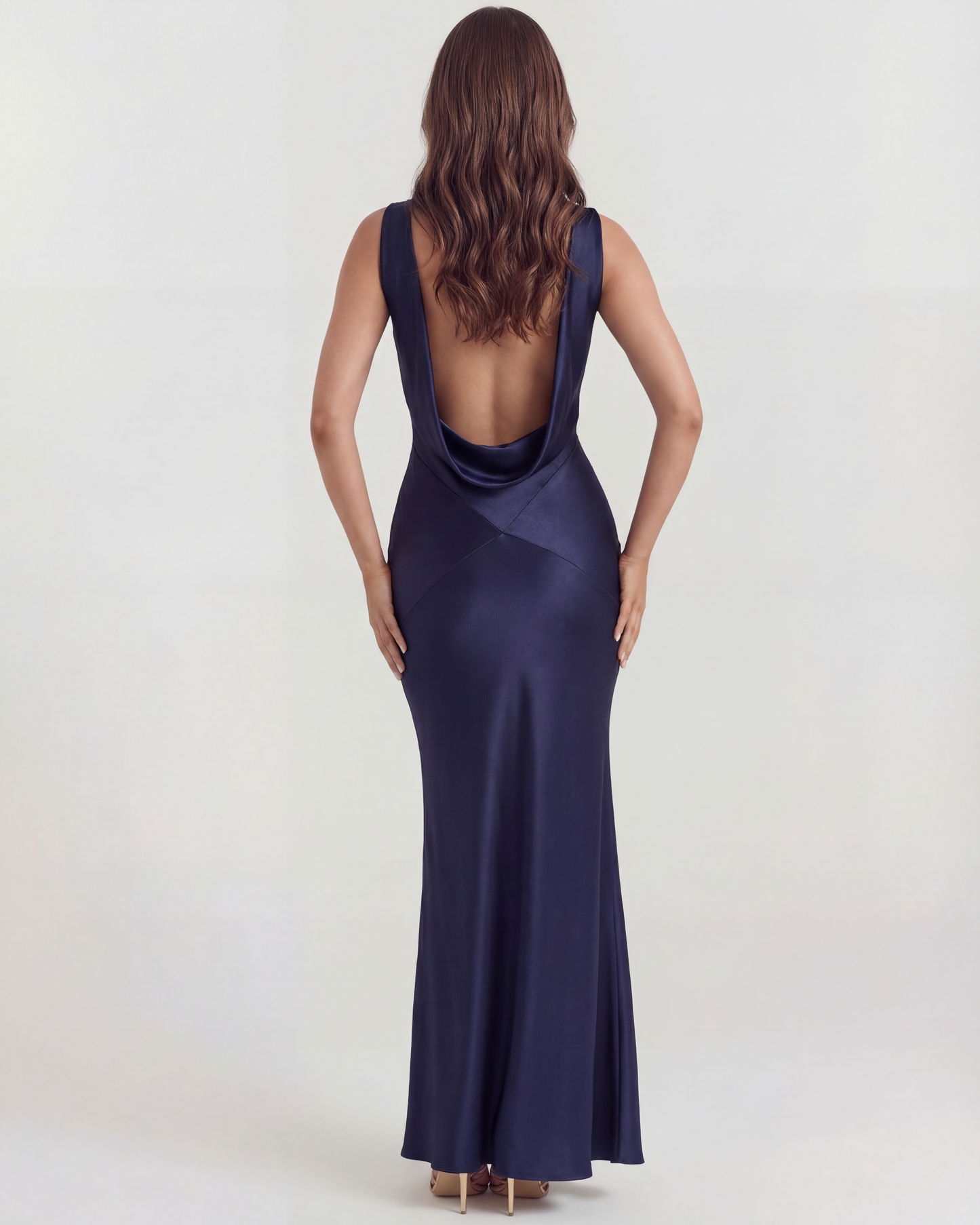 Azucena | Vestido largo satinado con espalda abierta
