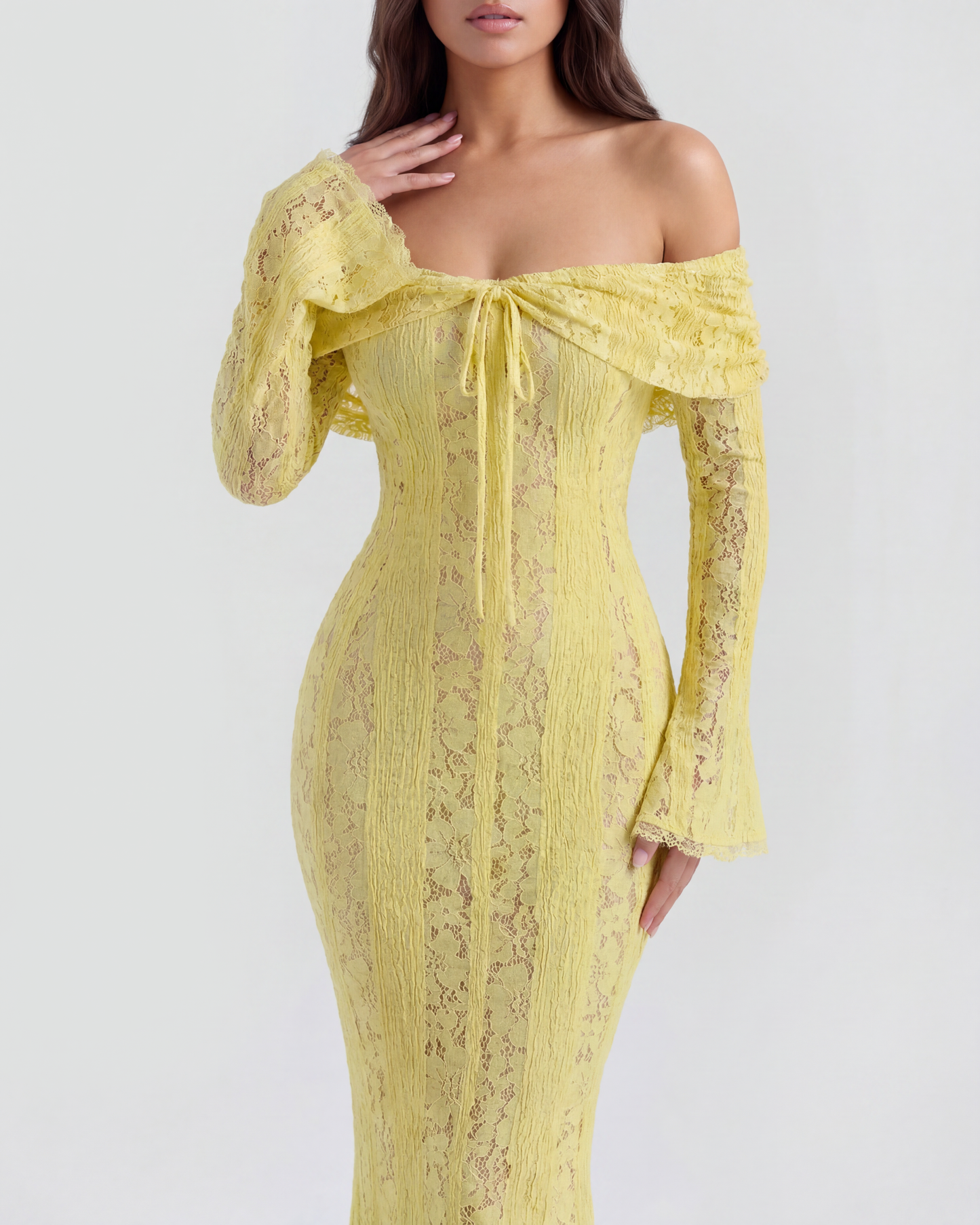 Sorella | Vestido largo de encaje con mangas acampanadas