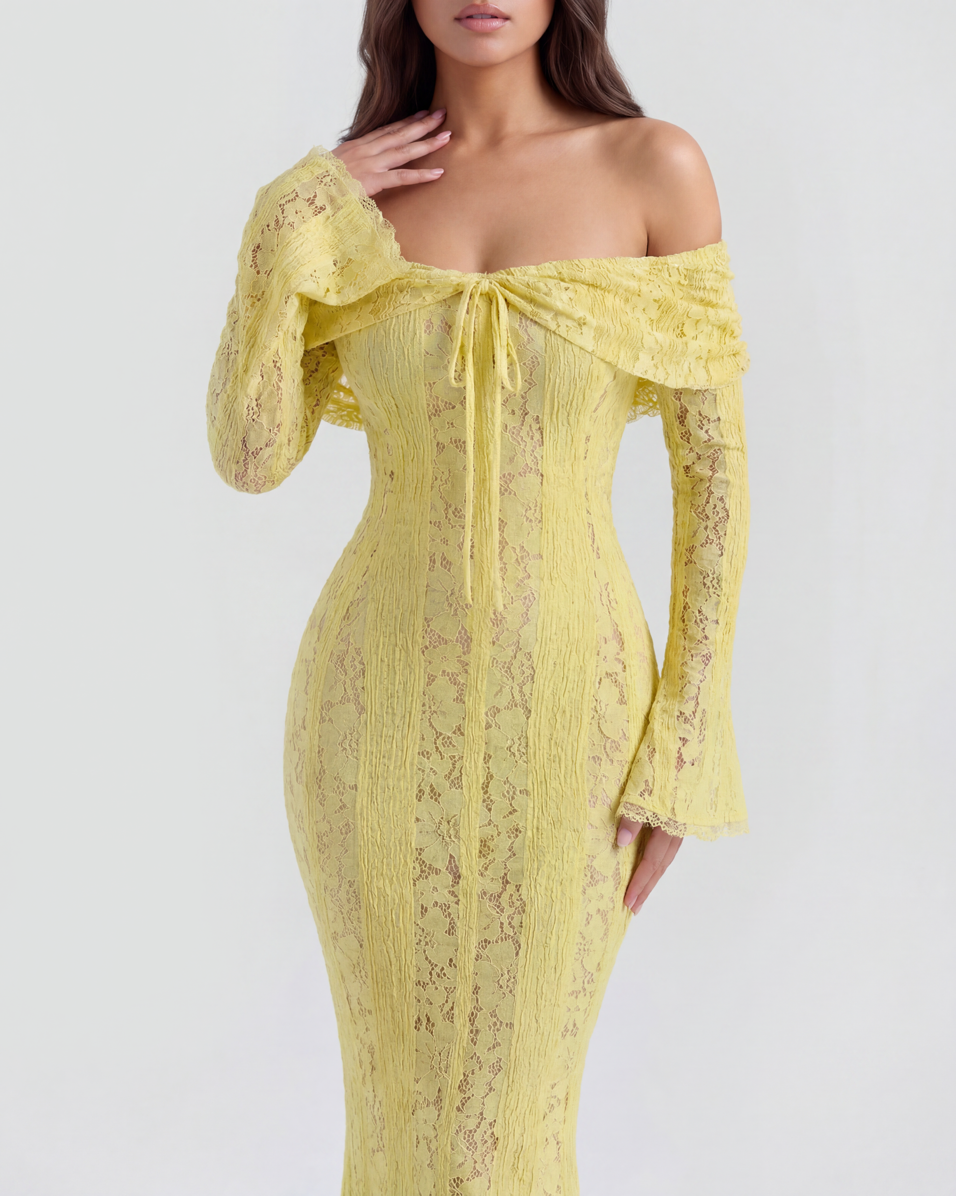 Sorella | Vestido largo de encaje con mangas acampanadas