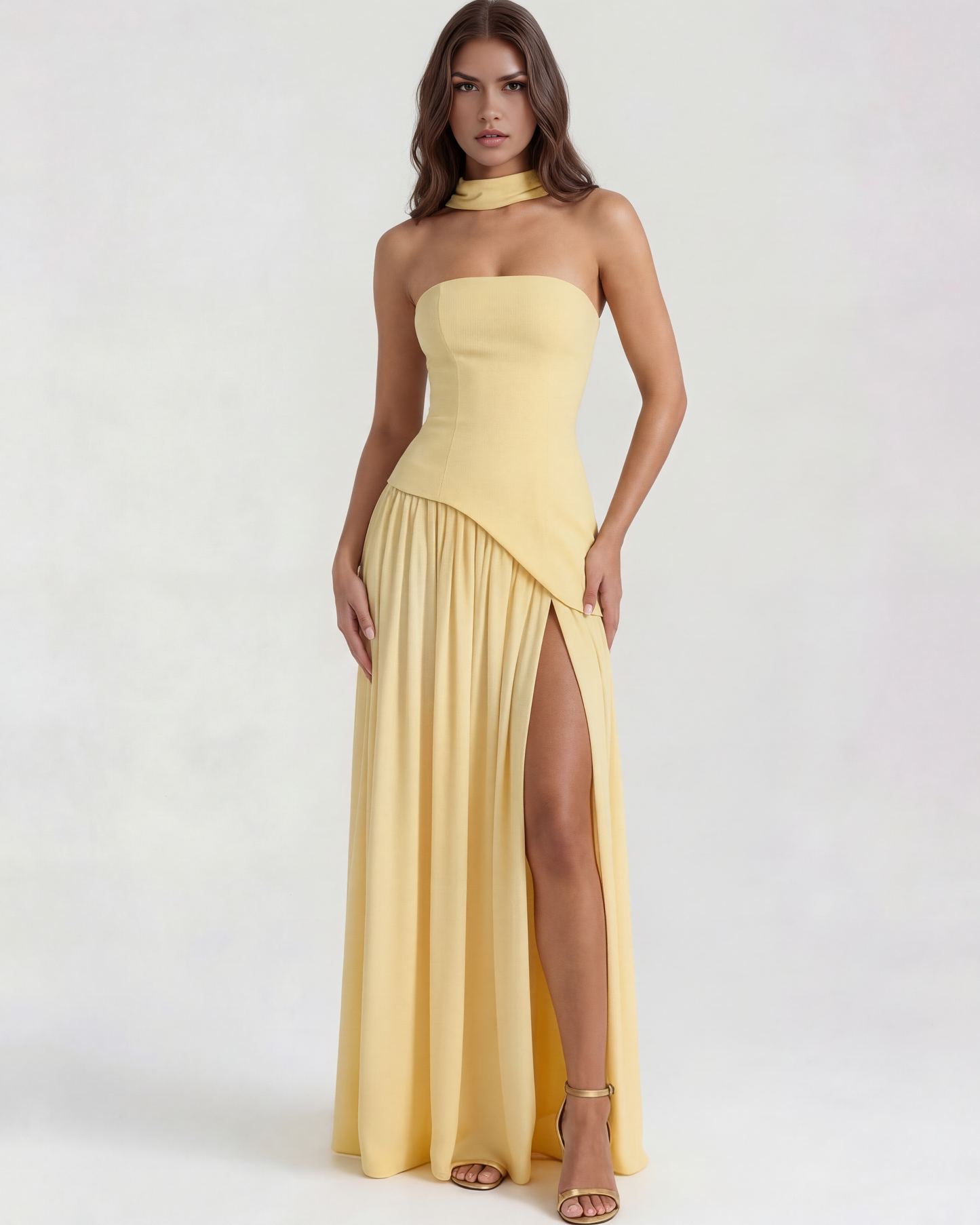 Melisande | Vestido largo strapless con abertura en Blanco