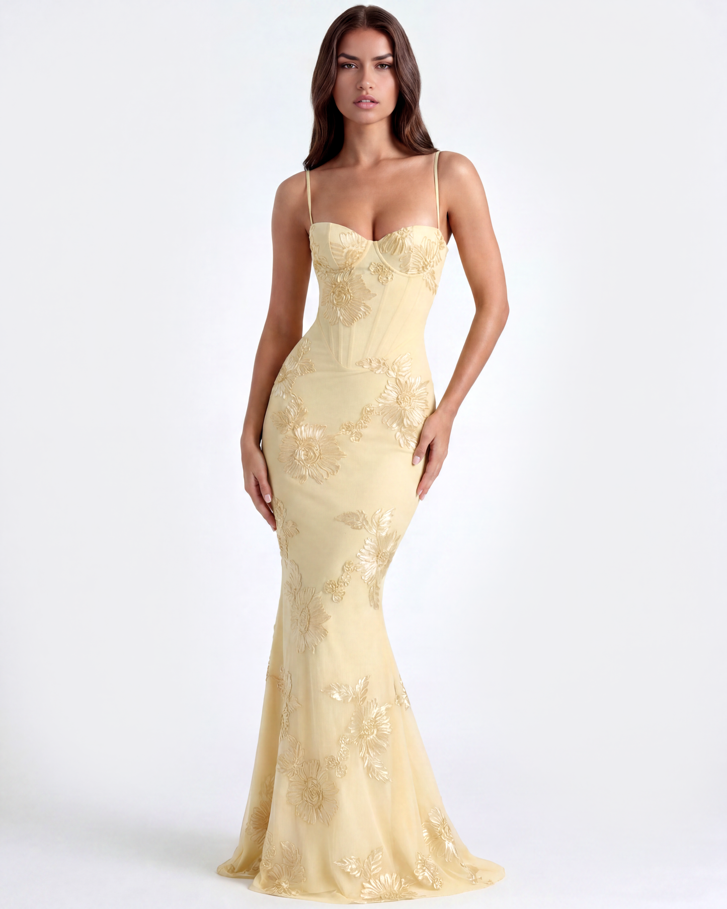 Orietta | Vestido largo con corsé floral bordado en Amarillo