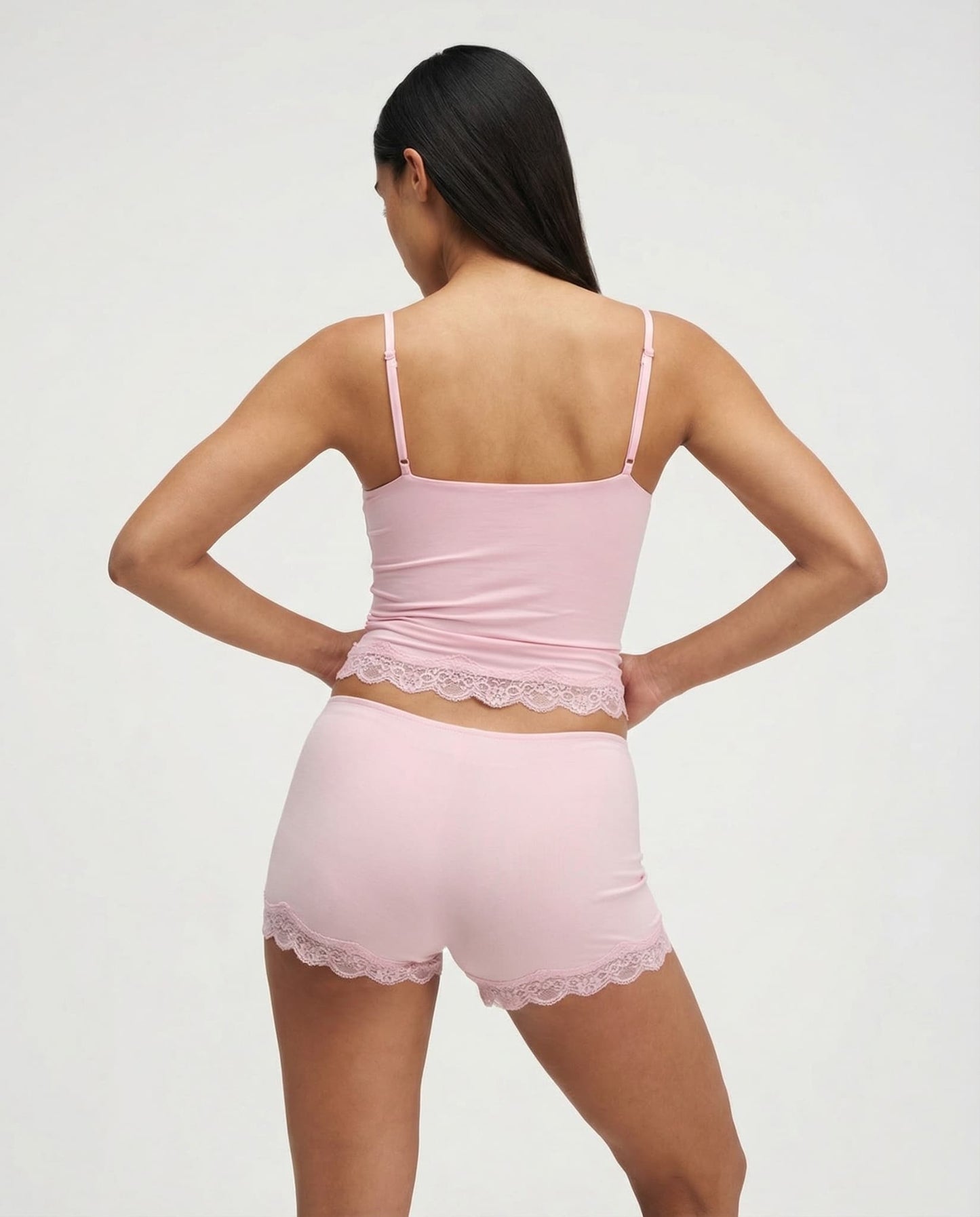 Alessia | Conjunto lencero suave con encaje
