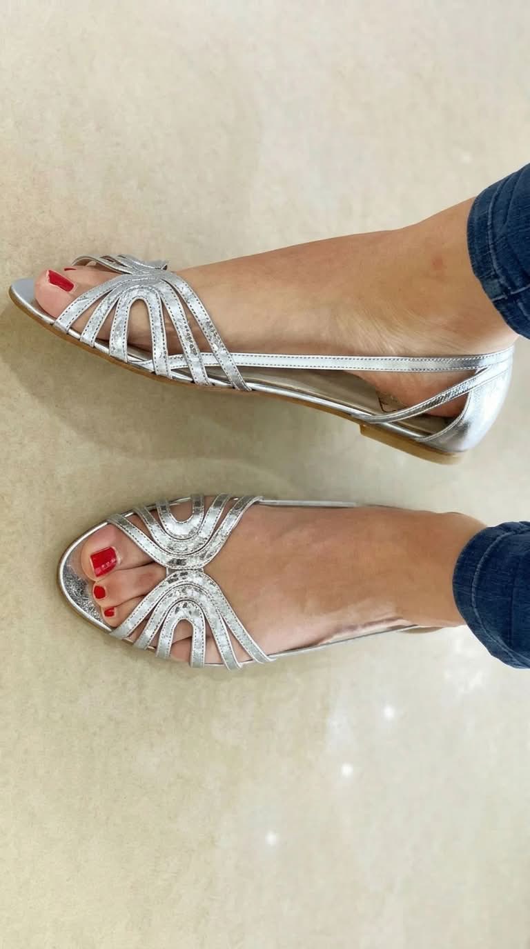 Solea | Sandalias doradas de tiras delicadas