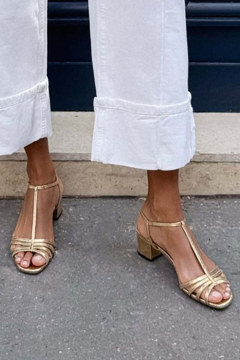 Elisetta | Sandalias doradas de tacón bajo