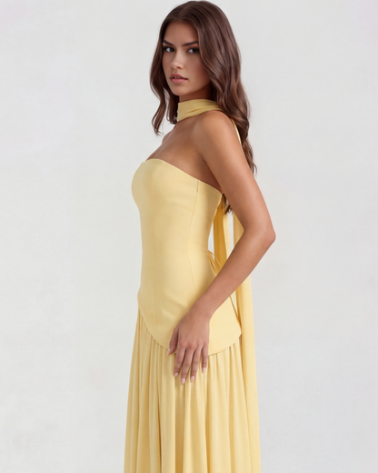 Melisande | Vestido largo strapless con abertura en Blanco y Negro