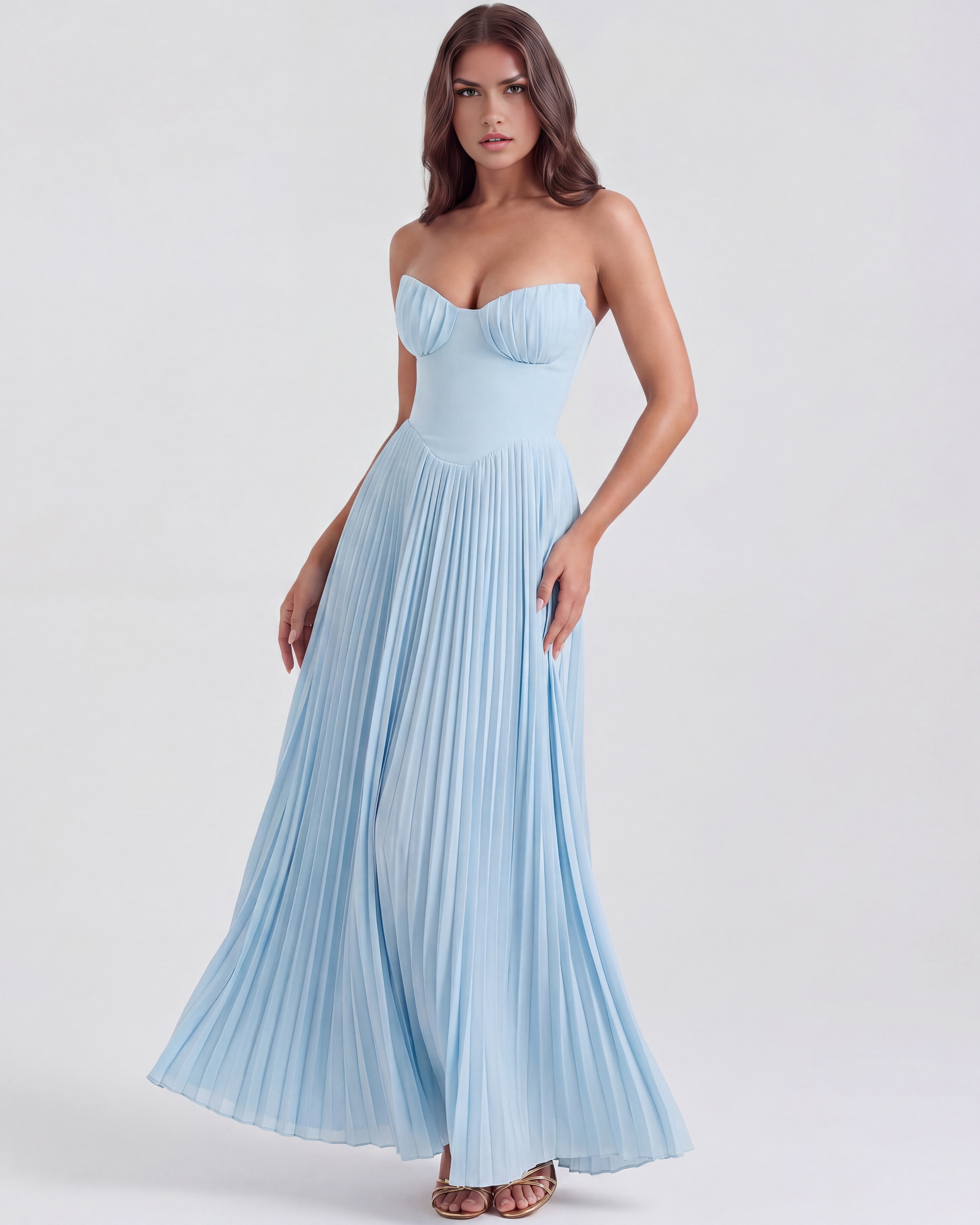 Bellaria | Vestido largo plisado con escote strapless en Azul
