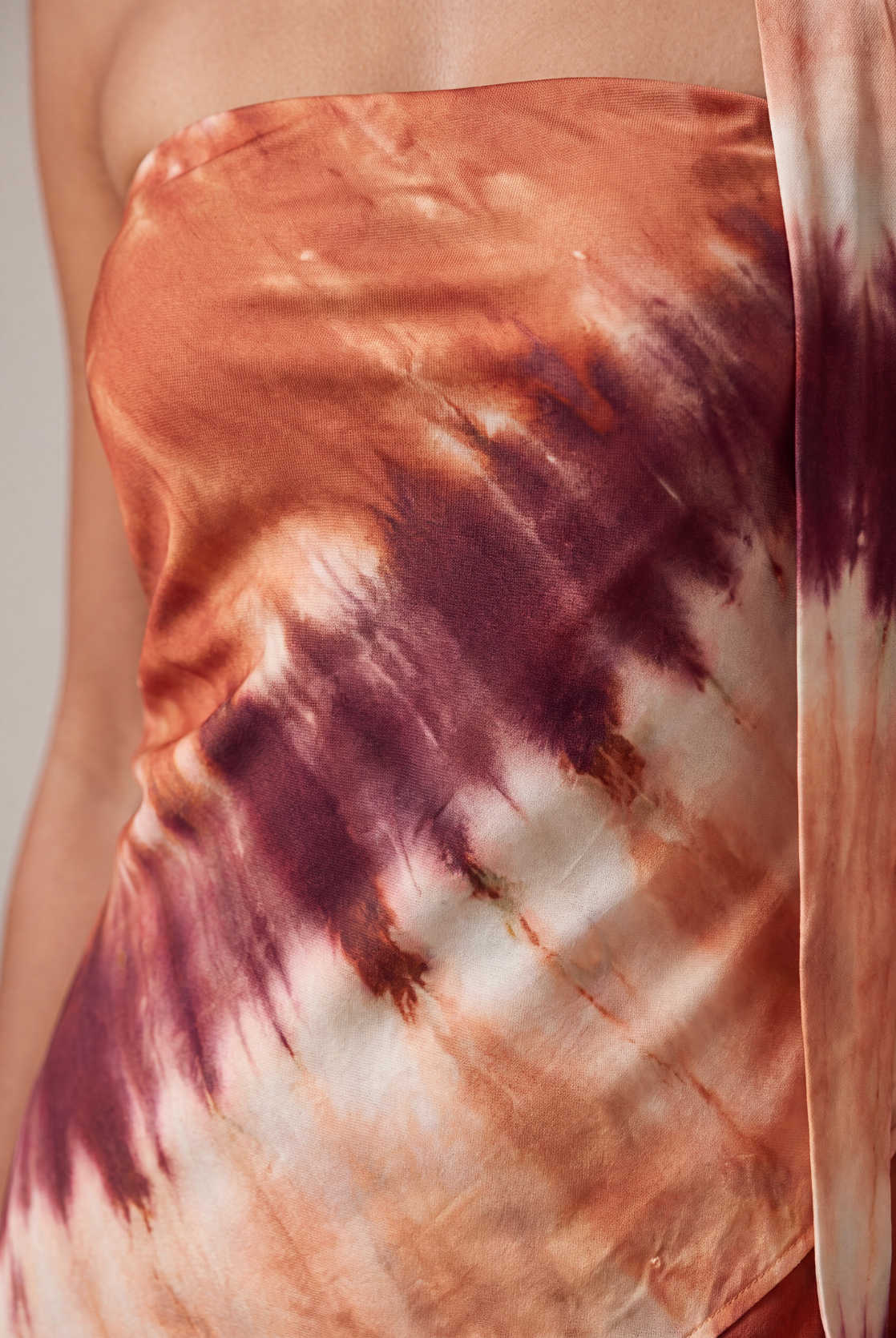 Aitana | Vestido largo estampado con escote palabra de honor