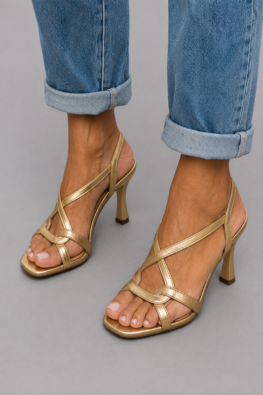 Solea | Sandalias doradas de tacón