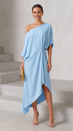 Camila | Vestido asimétrico elegante.