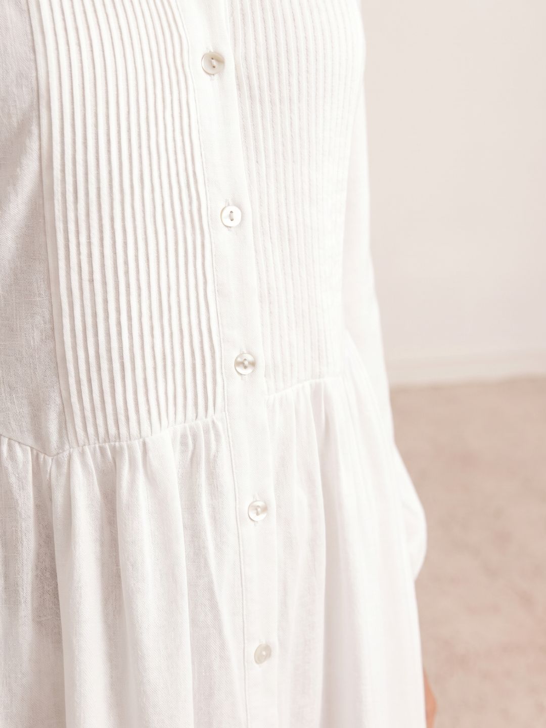 Amalia | Vestido camisero largo con falda plisada