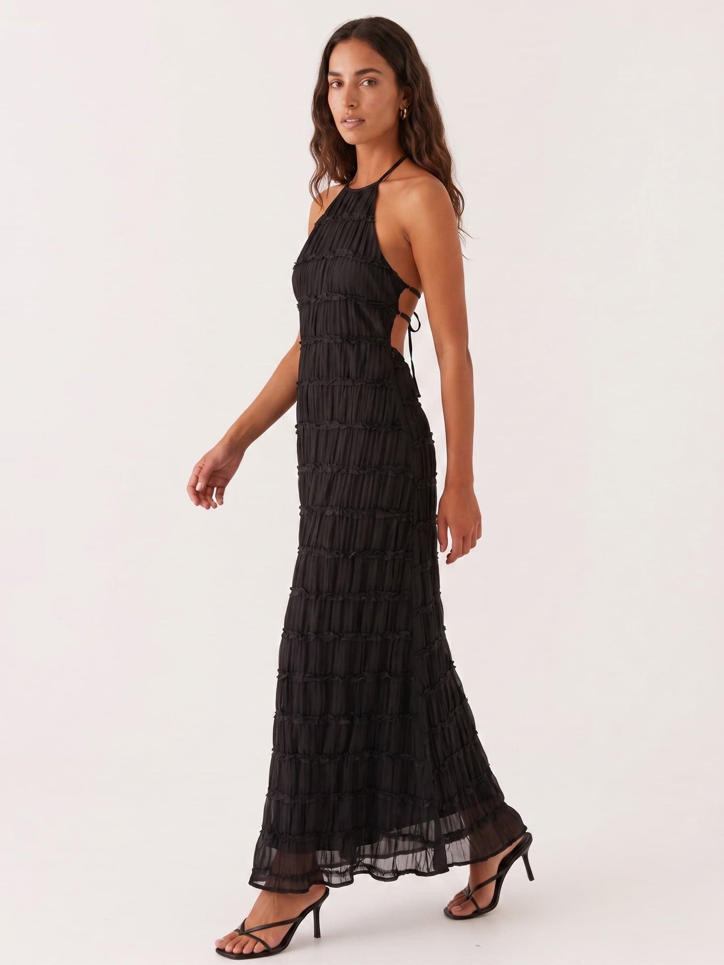 Angela | Vestido largo halter con textura plisada