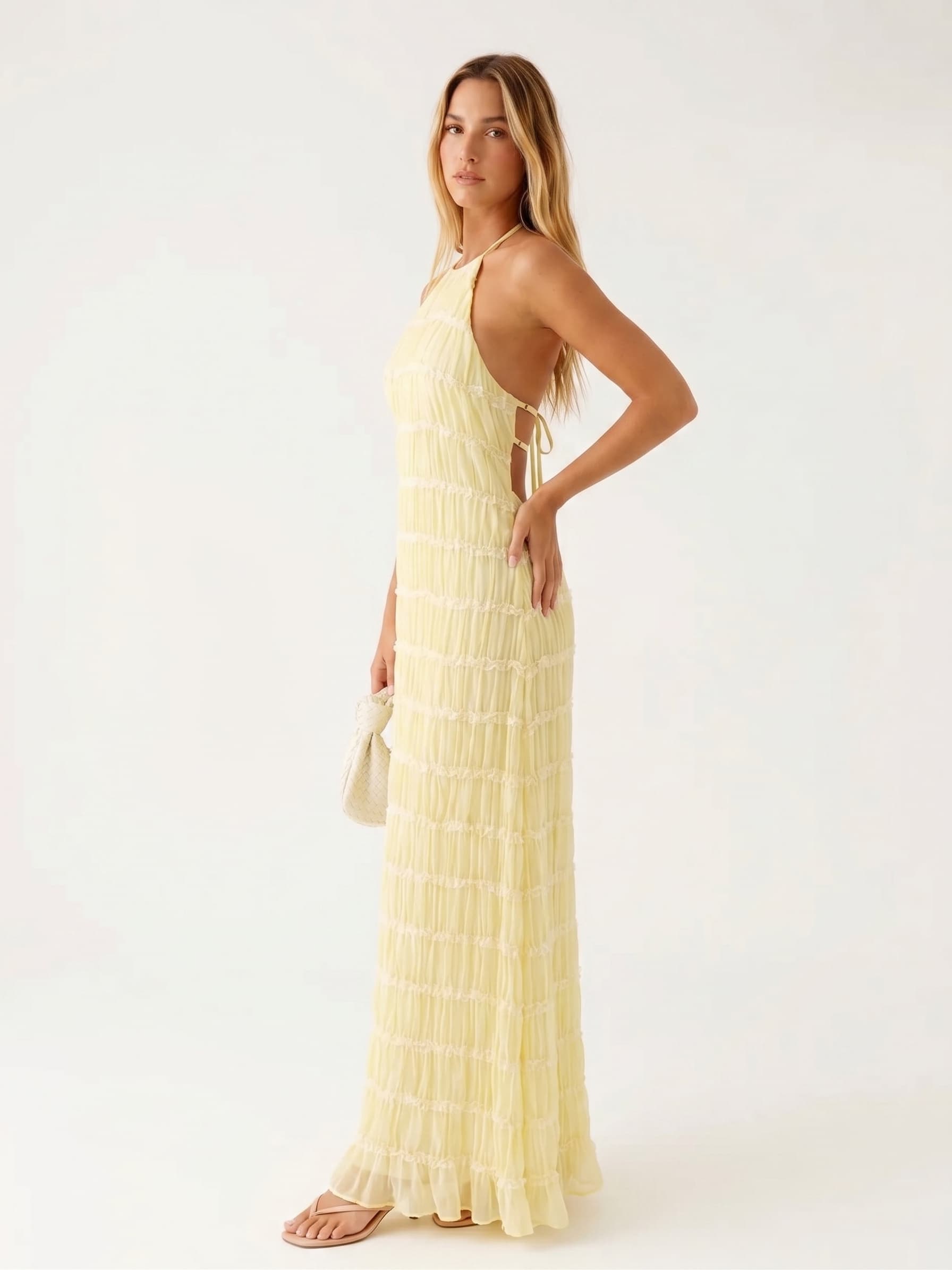 Angela | Vestido largo halter con textura plisada