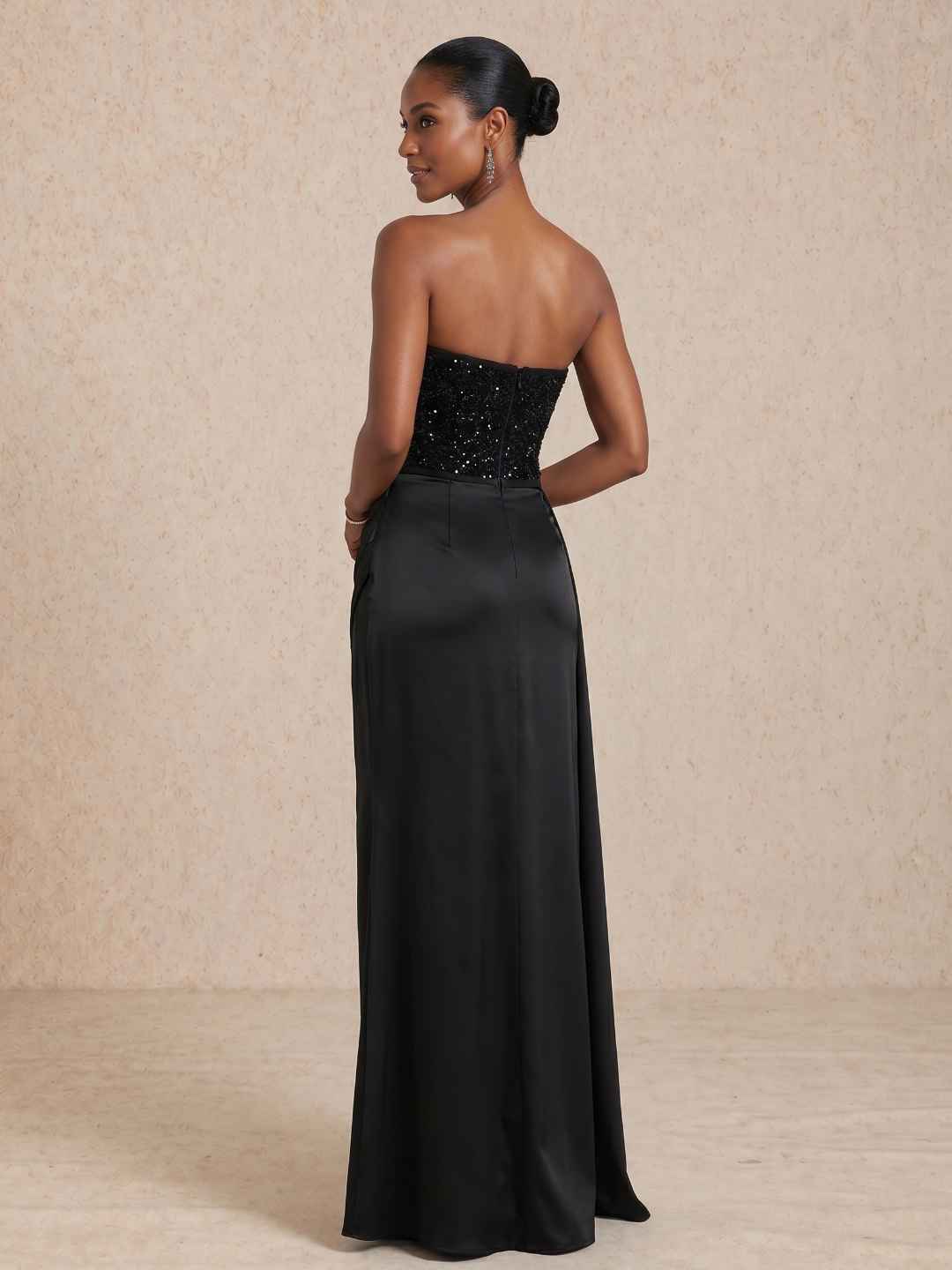 Jazzlyn | Vestido largo con cuerpo de lentejuelas