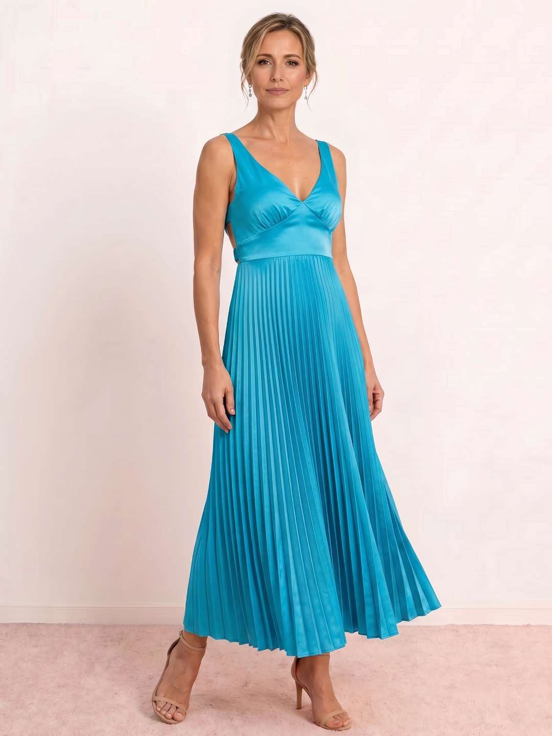 Vesta | Vestido midi plisado con escote en V