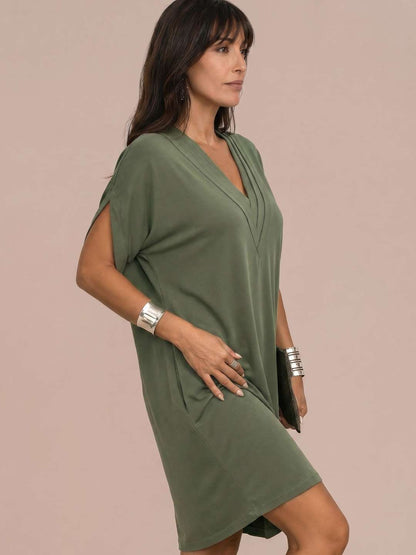 Maya | Vestido corto fluido con escote en V