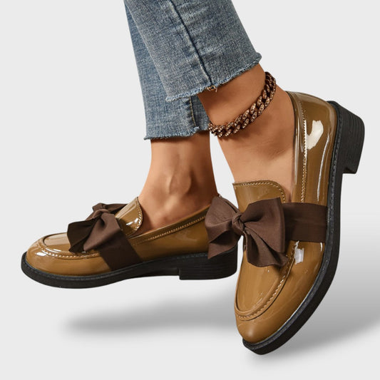 Renato | Mocasines de charol con lazo