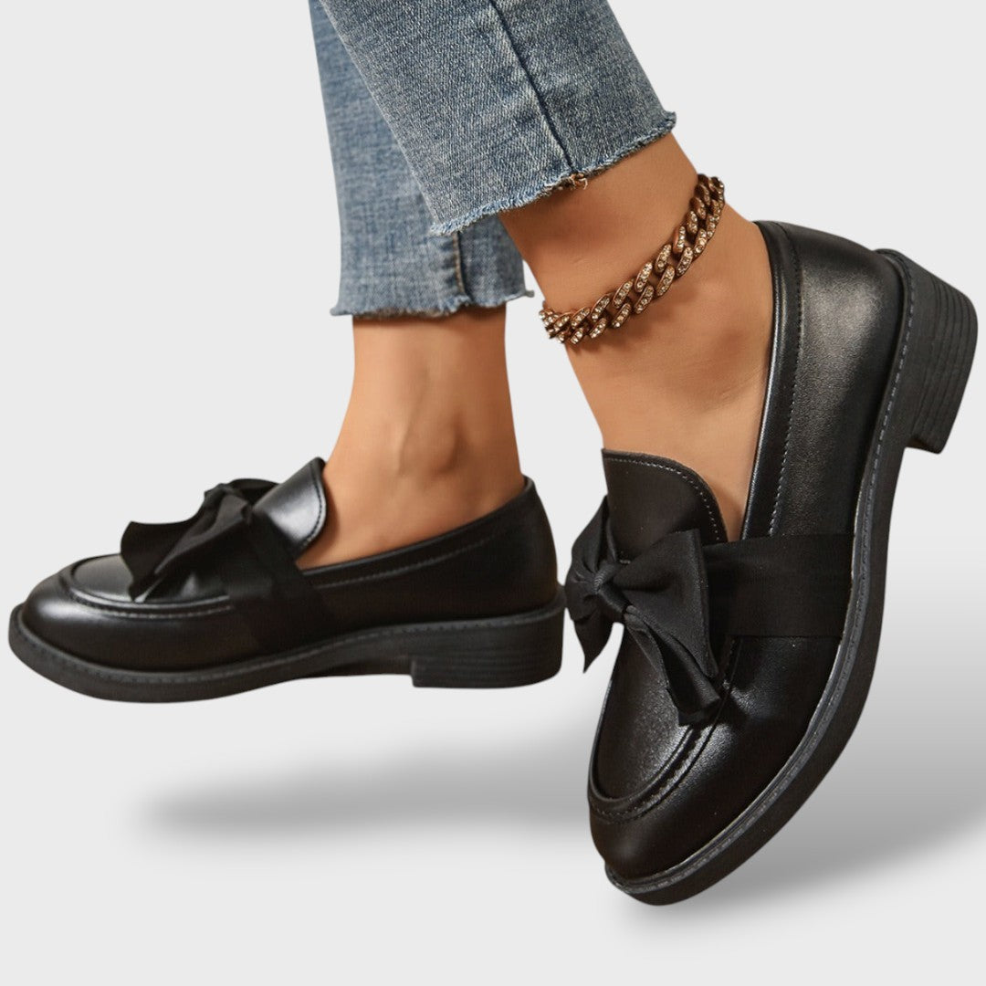 Renato | Mocasines de charol con lazo