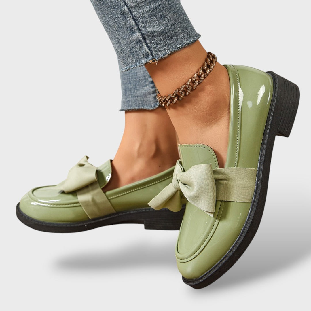 Renato | Mocasines de charol con lazo