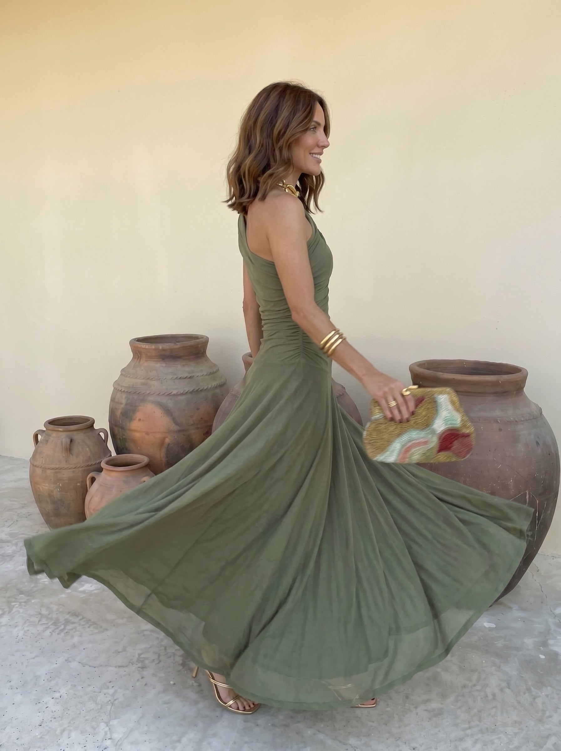 Calíope | Vestido largo verde de caída elegante en Verde