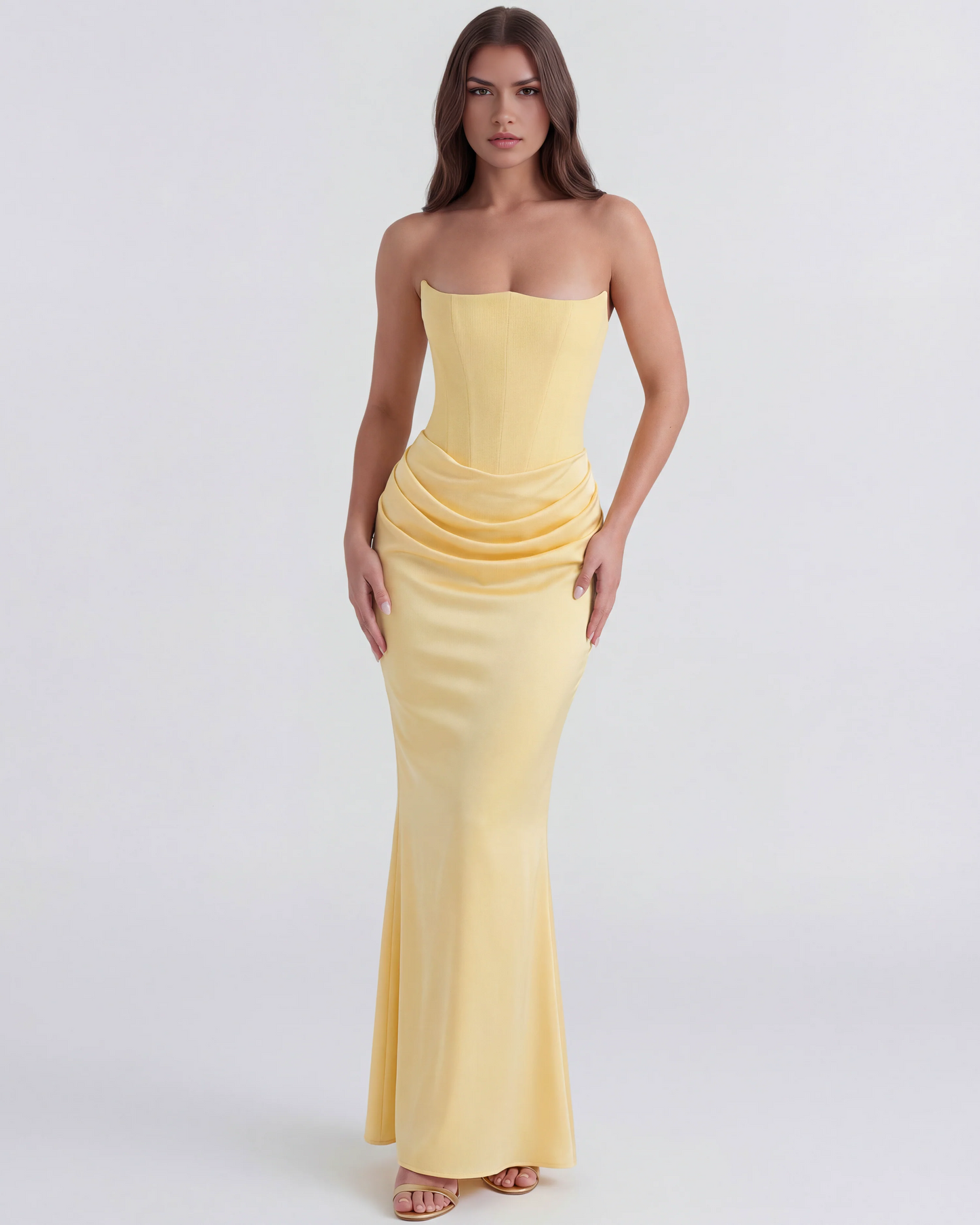 Nives | Vestido largo strapless de crepé satinado en Negro