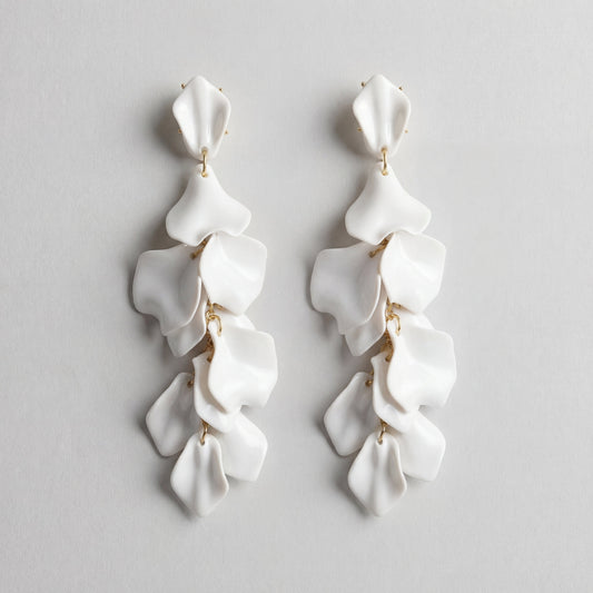 Orchidea | Pendientes largos con pétalos de flor