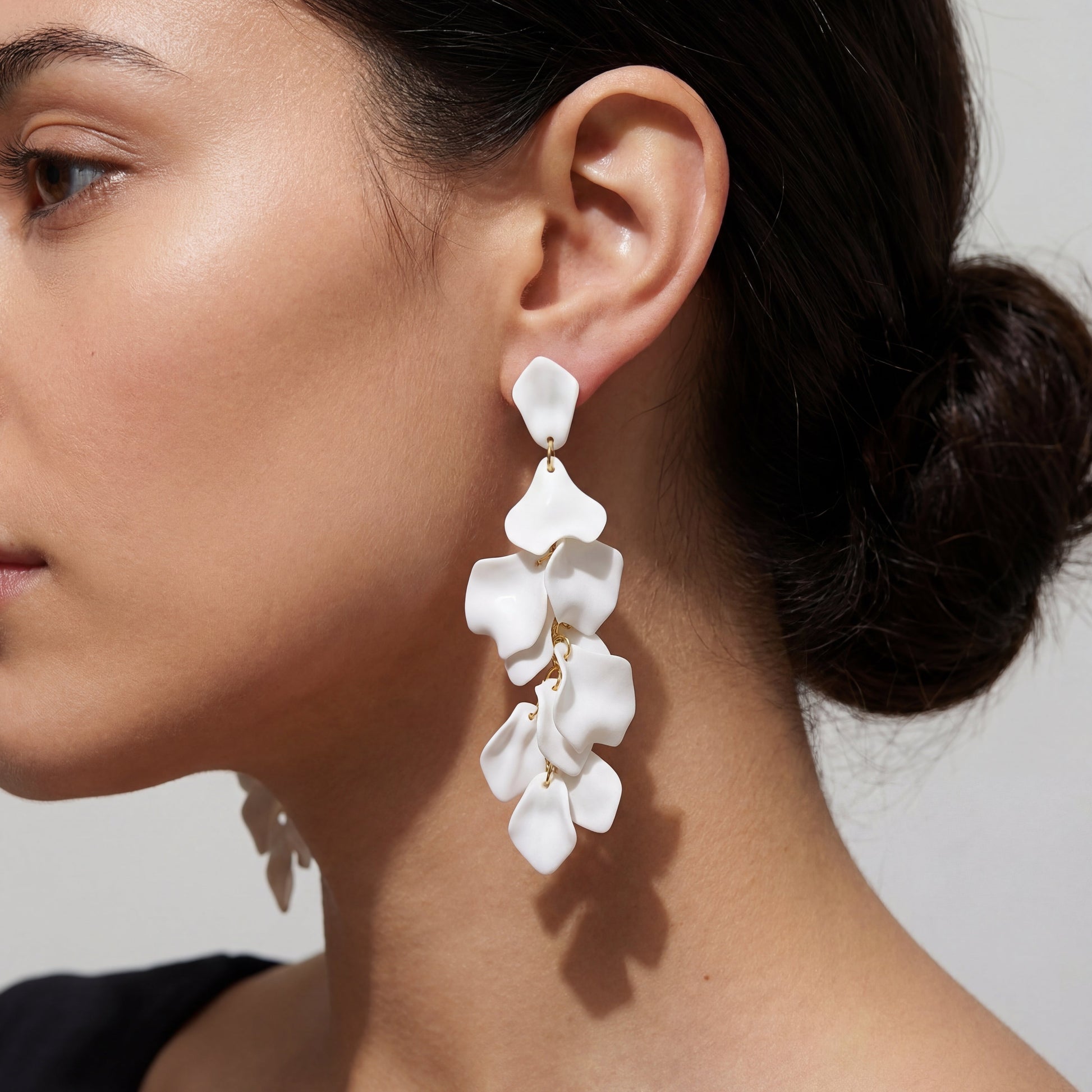Orchidea | Pendientes largos con pétalos de flor