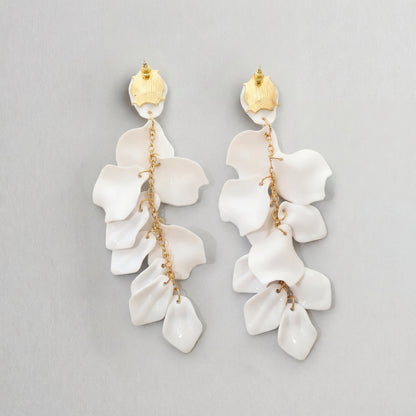 Orchidea | Pendientes largos con pétalos de flor
